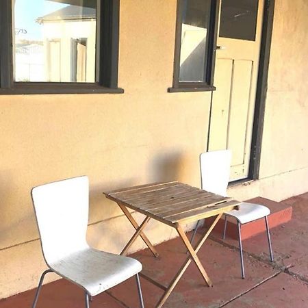 Modern Charming Miners' Cottage +Free Internet โบรเคนฮิลล์ ภายนอก รูปภาพ