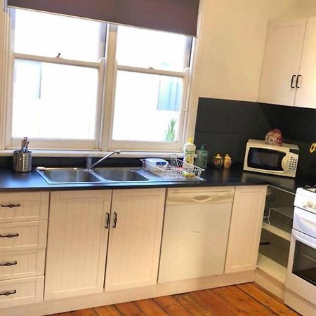 Modern Charming Miners' Cottage +Free Internet โบรเคนฮิลล์ ภายนอก รูปภาพ